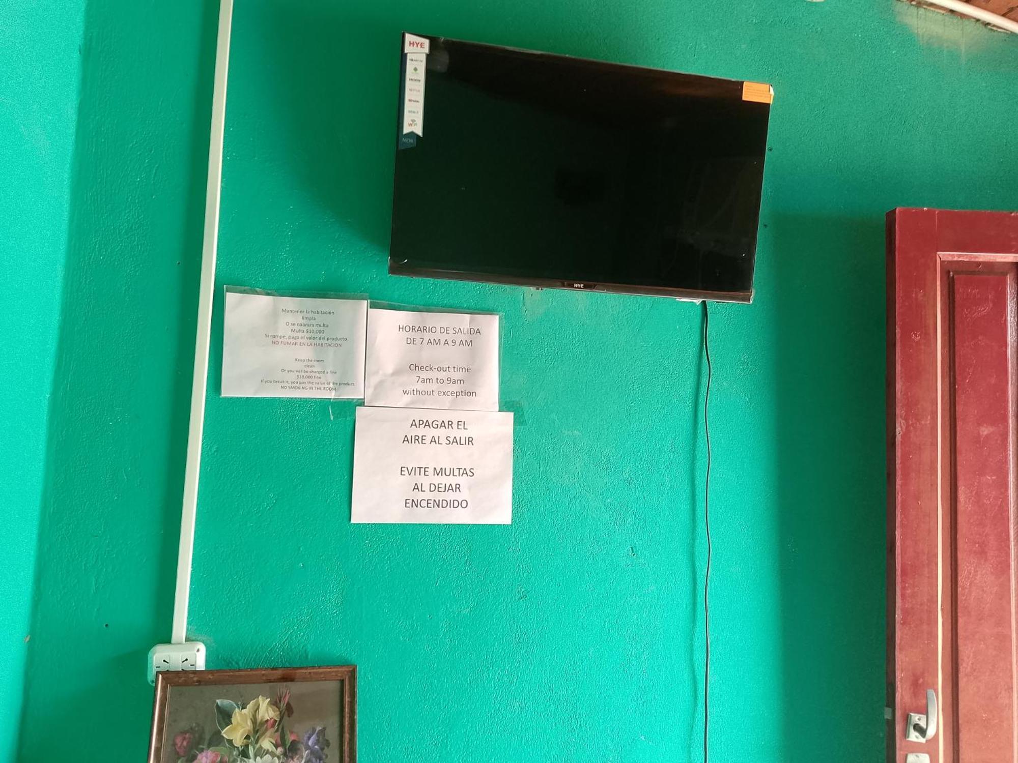 Hostel Loli Puerto Iguazú Extérieur photo